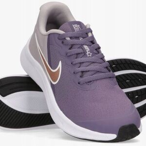 Nike Women's Lavender and Bronze Sneakers
